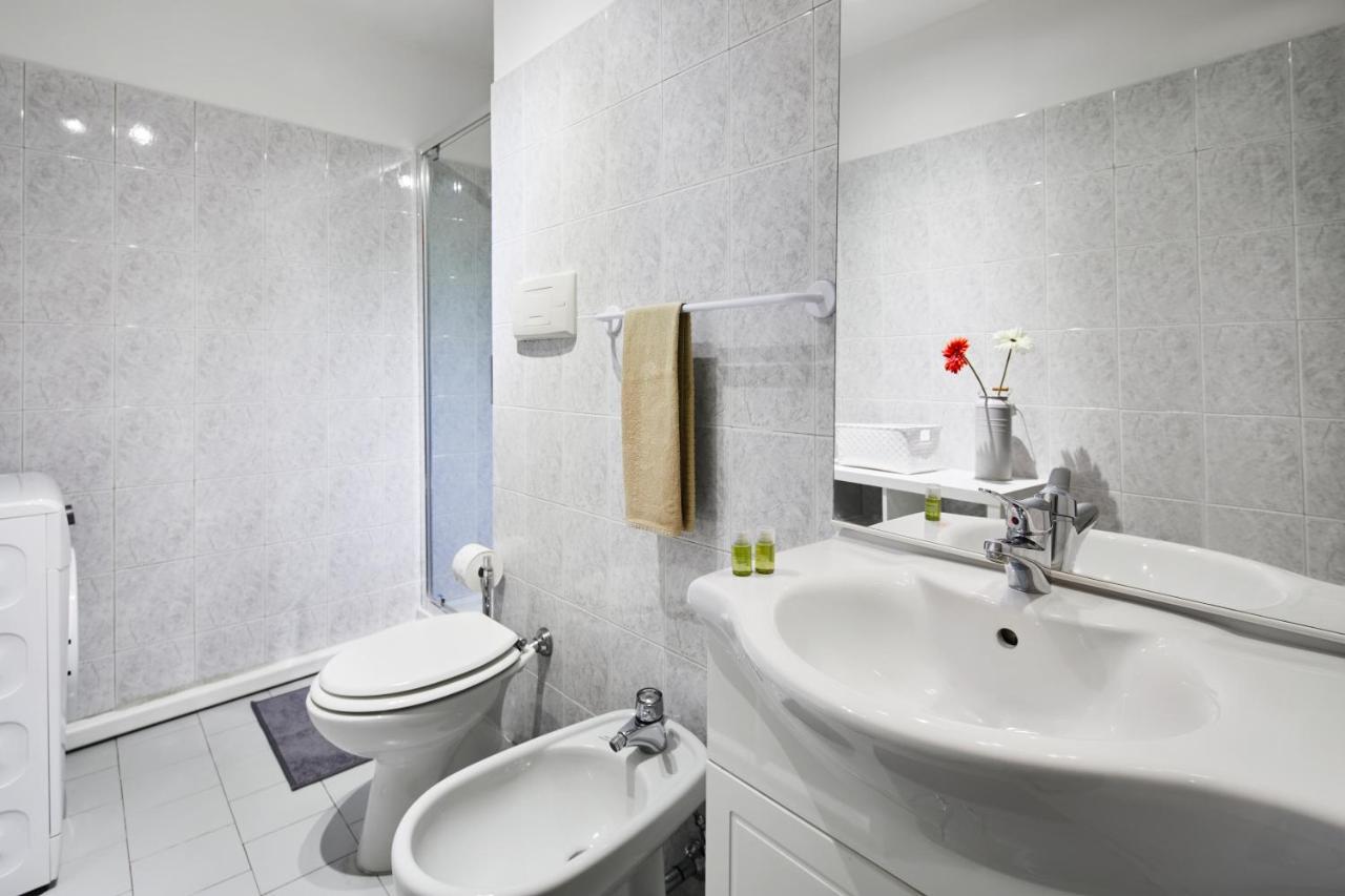 House Naviglio Grande 15 Minutes To Duomo Apartment มิลาน ภายนอก รูปภาพ